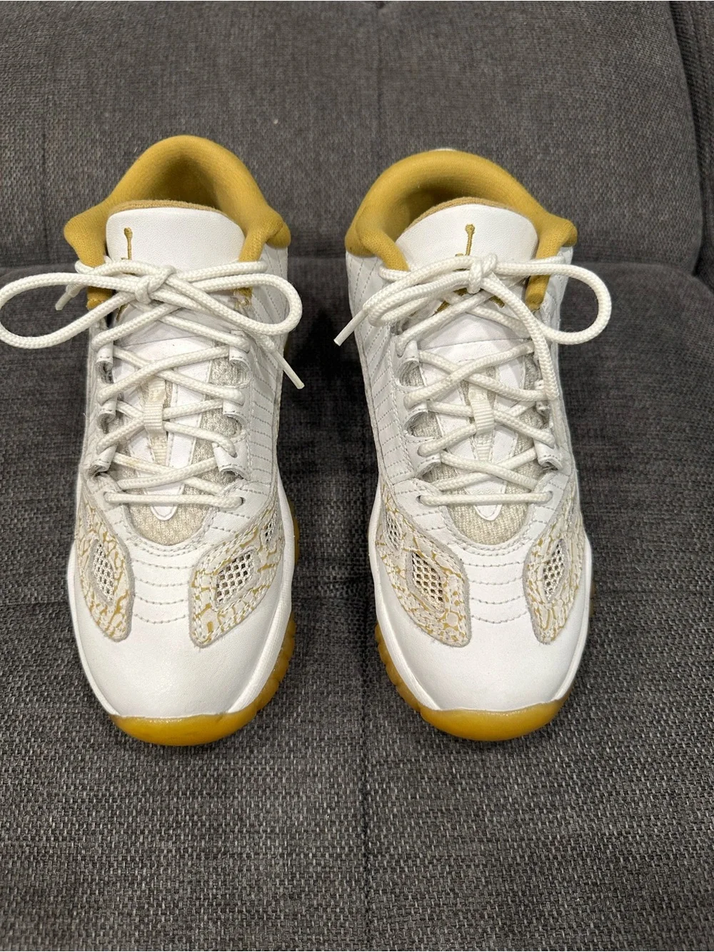 Jordan Retro Classic Boys Size 5  White and Yellow Low-Top Sneakers